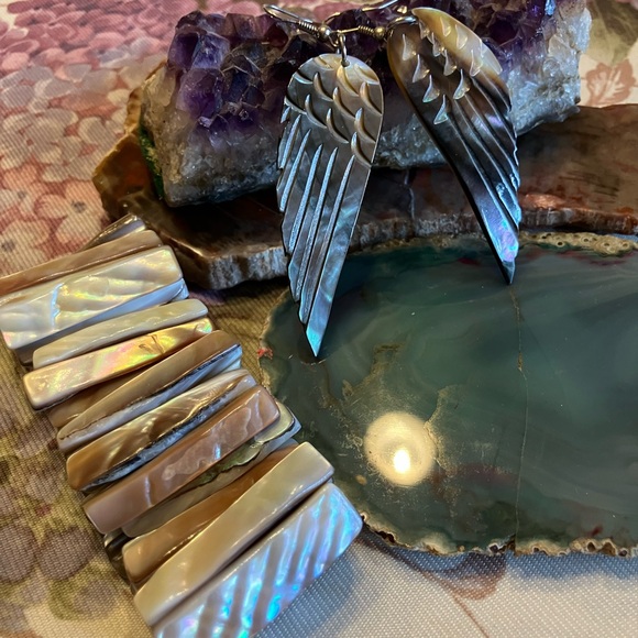 Mother of Pearl Jewelry - Mother of Pearl Iridescent Wing Earrings in Cream and Pink